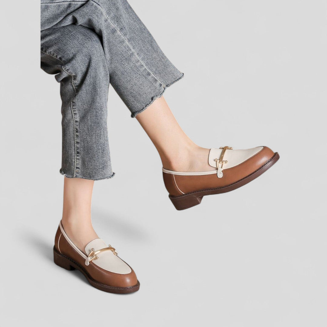 Nélida | Moccasin