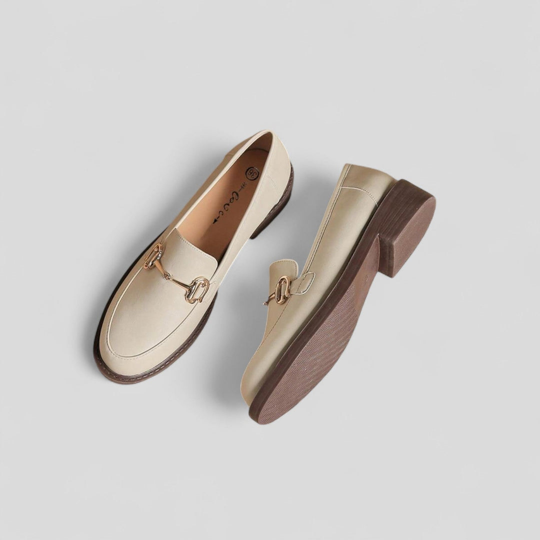 Nélida | Moccasin