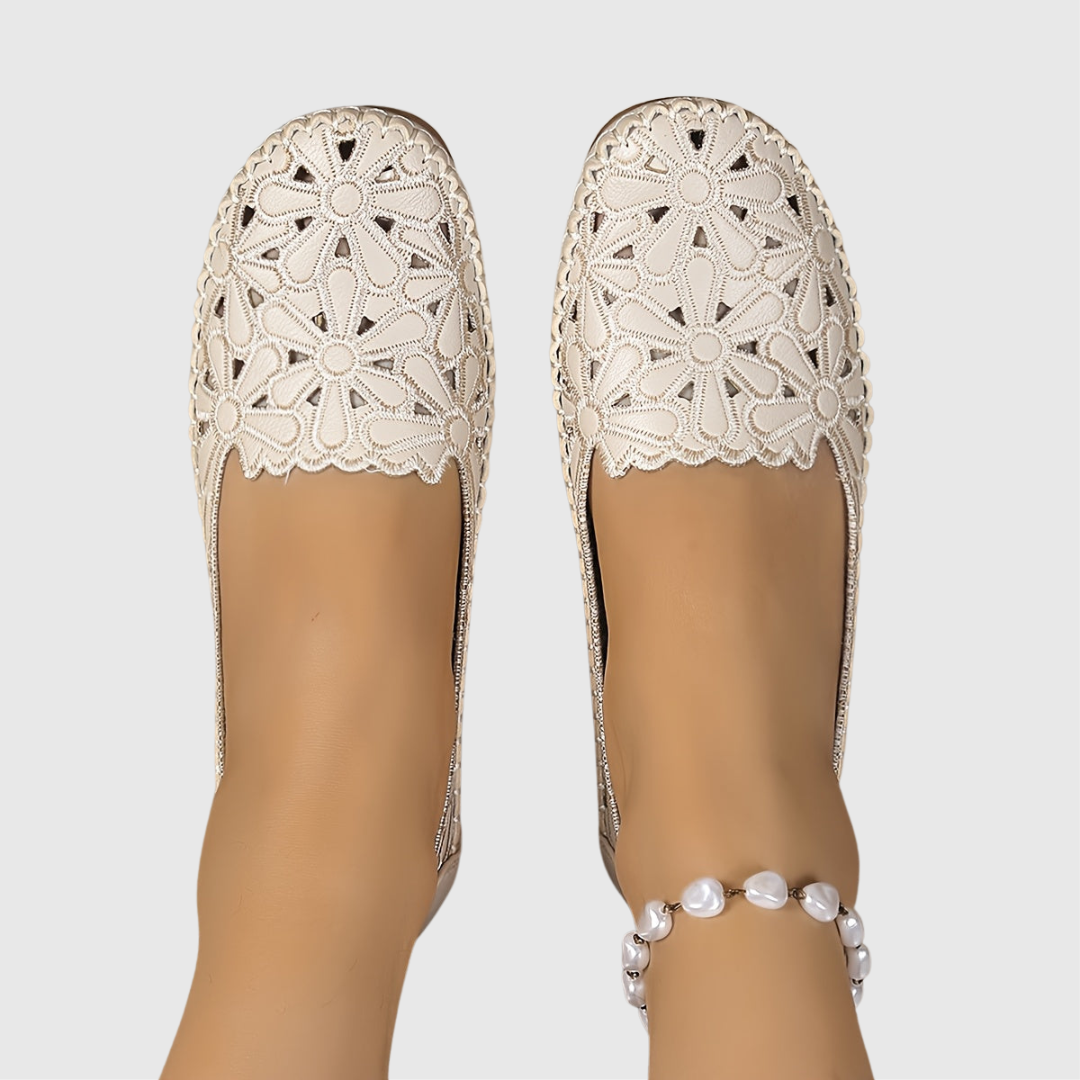 Annette | Modern orthopedic shoes with a sleek cut design
