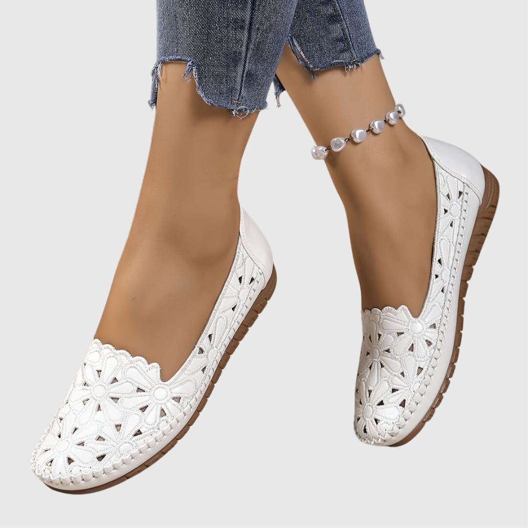 Annette | Modern orthopedic shoes with a sleek cut design