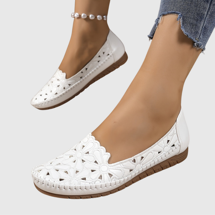 Annette | Modern orthopedic shoes with a sleek cut design