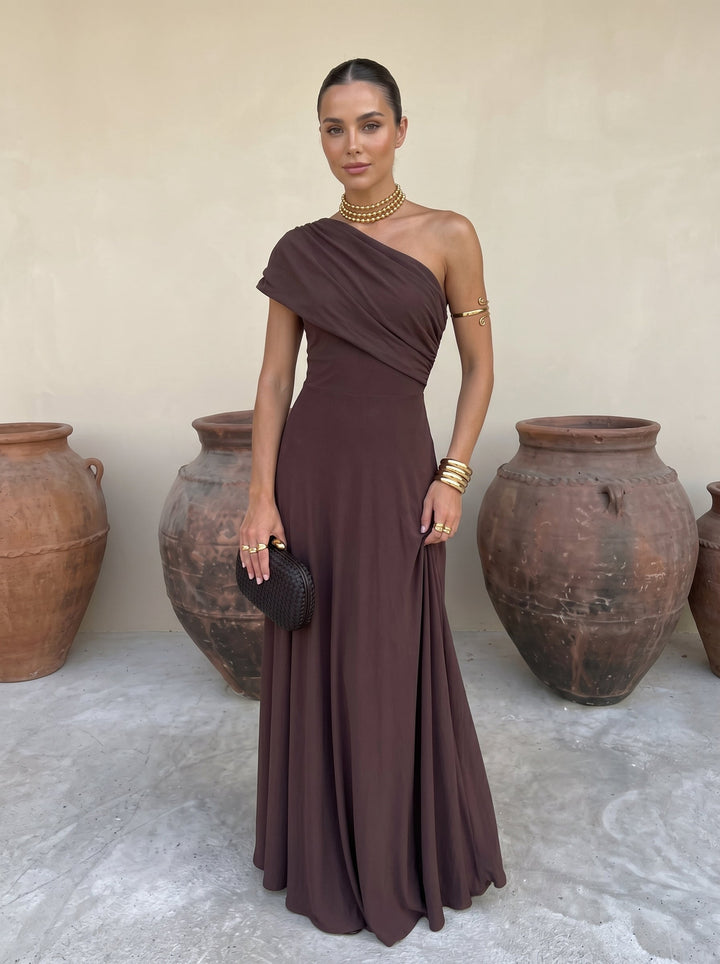 Yolanda | Discreet Elegance