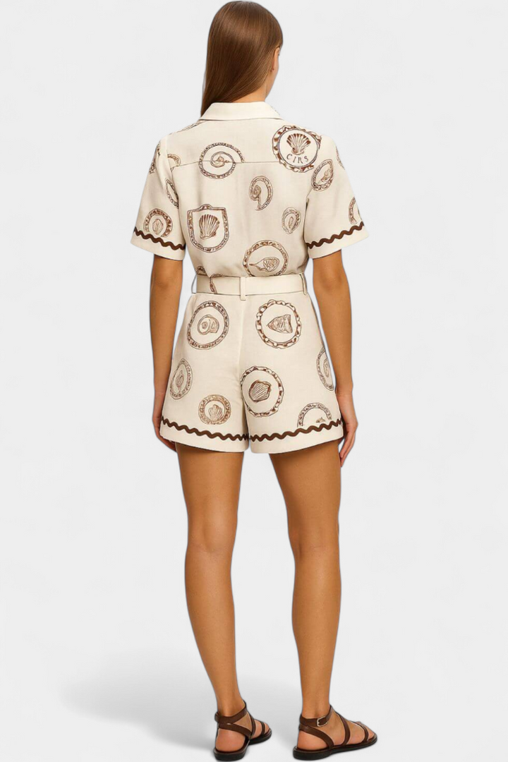 Seashell | Mono T-Shirt with Shell and Button Detail
