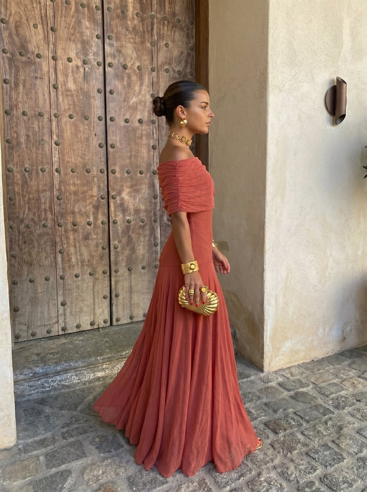 Yolanda | Discreet Elegance