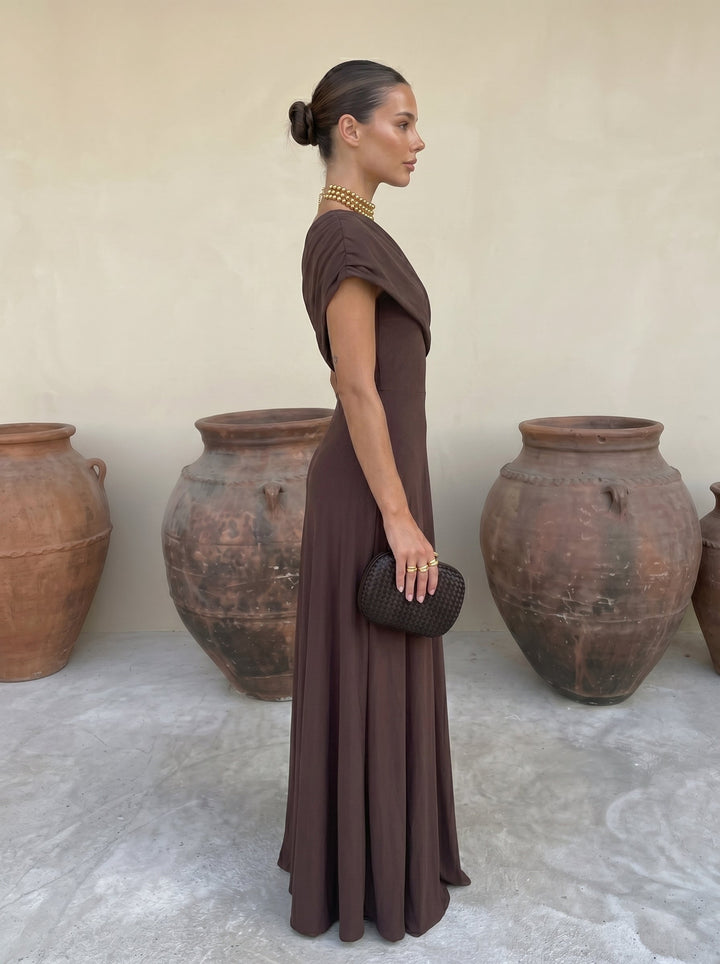 Yolanda | Discreet Elegance